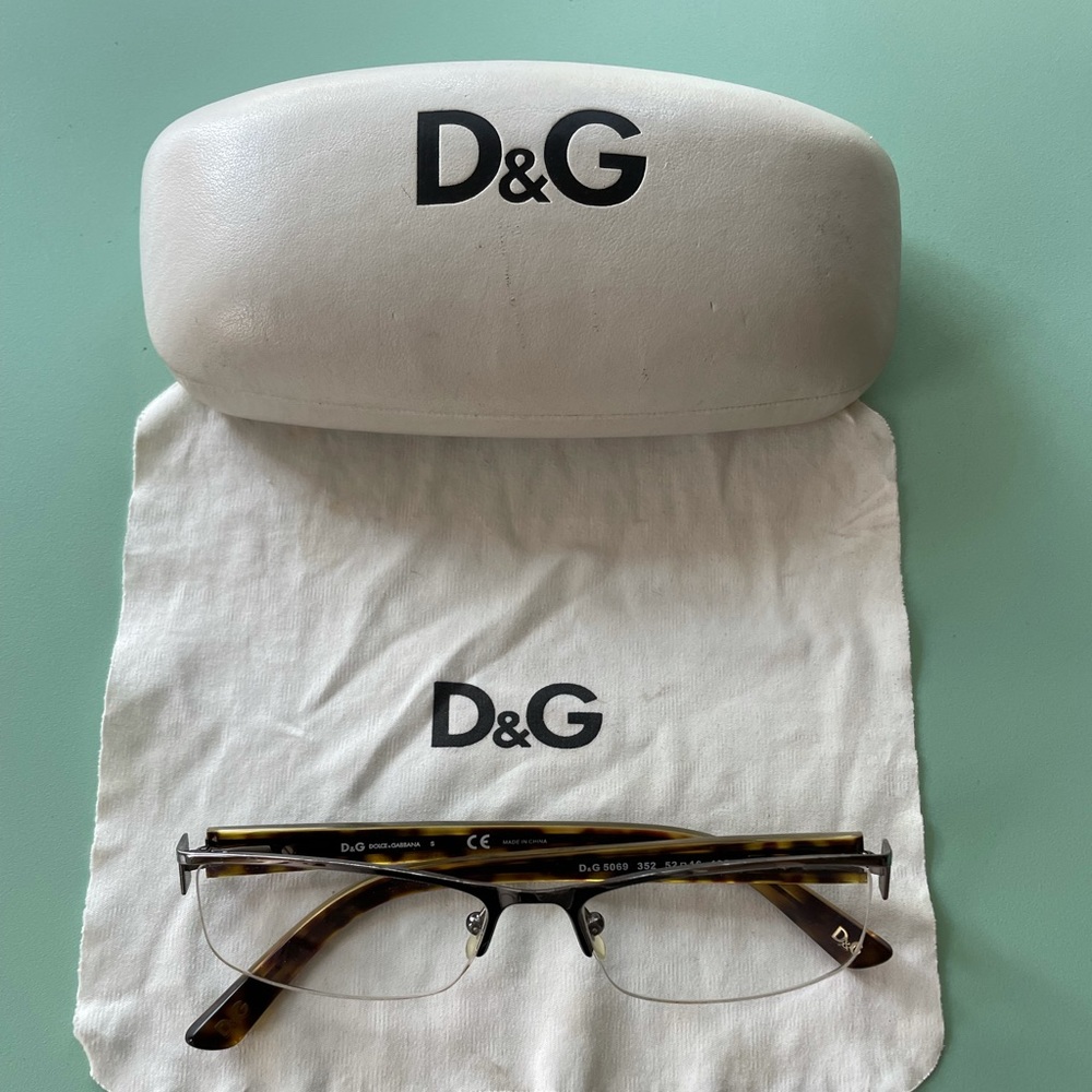 Steel and tortoiseshell glasses frames